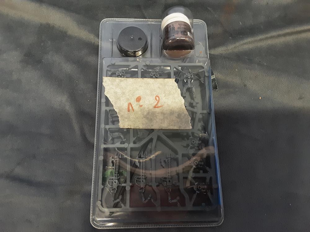 MINIATURE WARHAMMER N?2