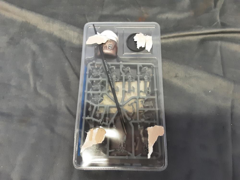 MINIATURE WARHAMMER N?2