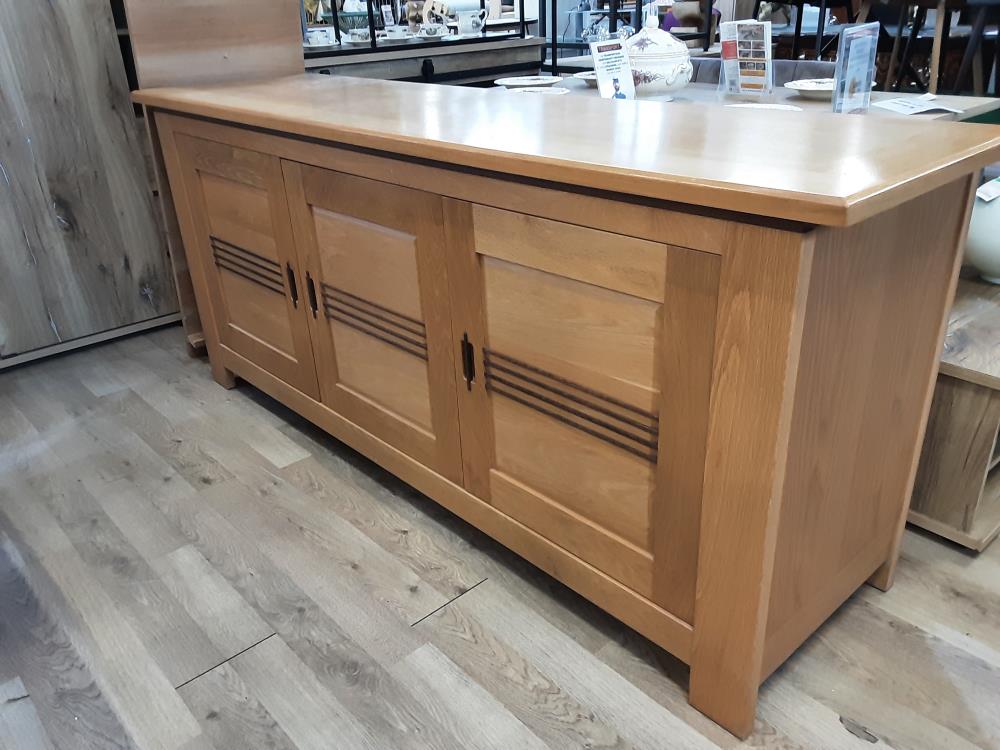 BAHUT BAS 3 PORTES EN CHENE