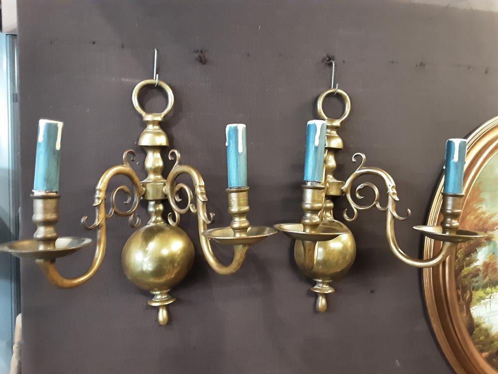 PAIRE D'APPLIQUES HOLLANDAISES