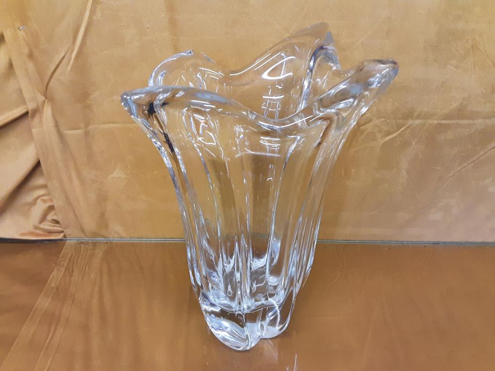 VASE EN CRISTAL