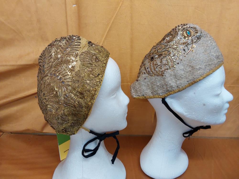 COIFFE ANCIENNE BRODEE + PIERRES