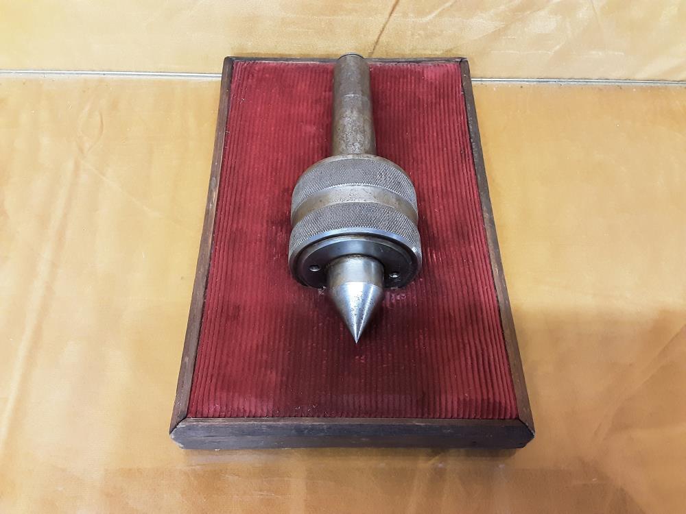 Piece Metallique De Maitrise