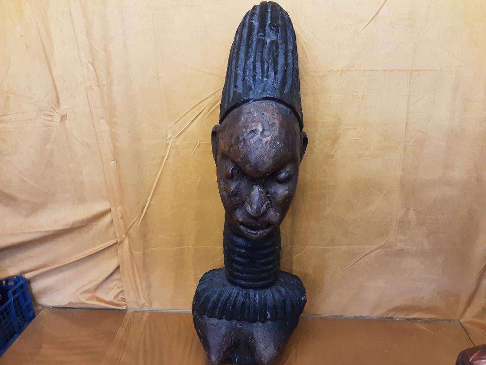 BUSTE FEMME AFRICAINE