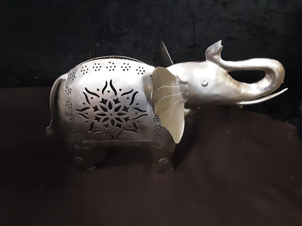 ELEPHANT AJOURÉ METAL GRIS
