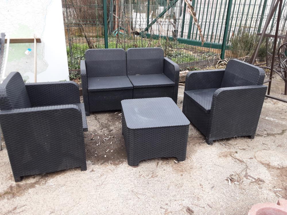 SALON DE JARDIN CANAPE, 2 FAUTEUILS ET UNE TABLE BASSE EN PVC