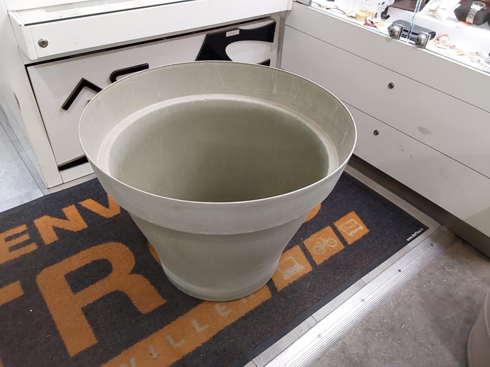 CACHE POT PLASTIQUE MM