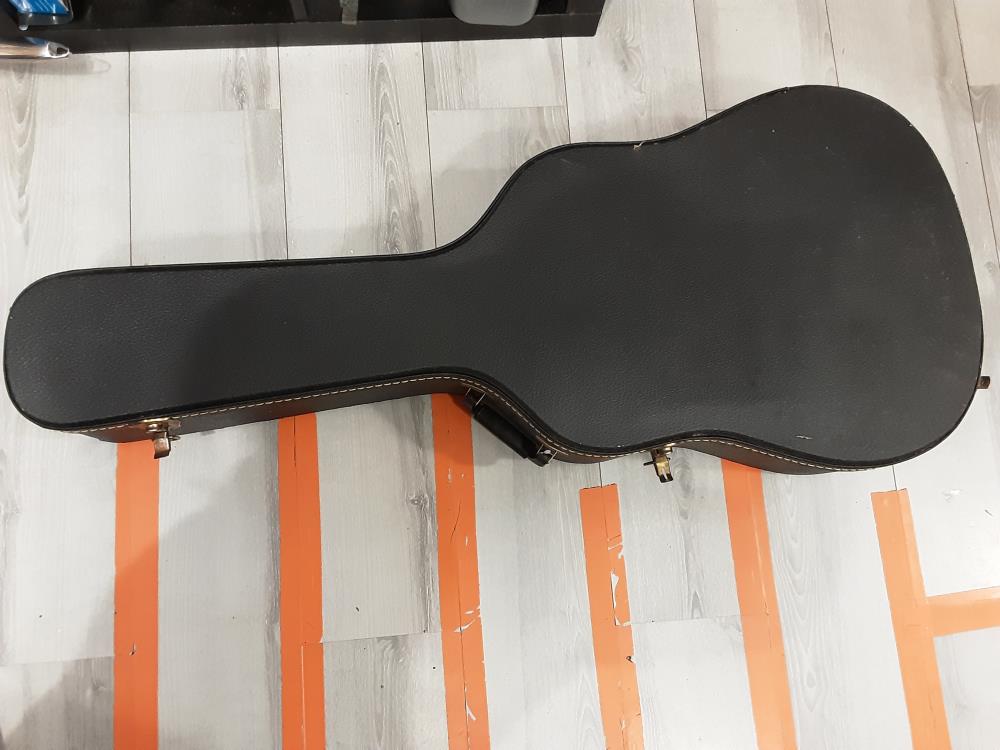 HOUSSE RIGIDE DE GUITARE