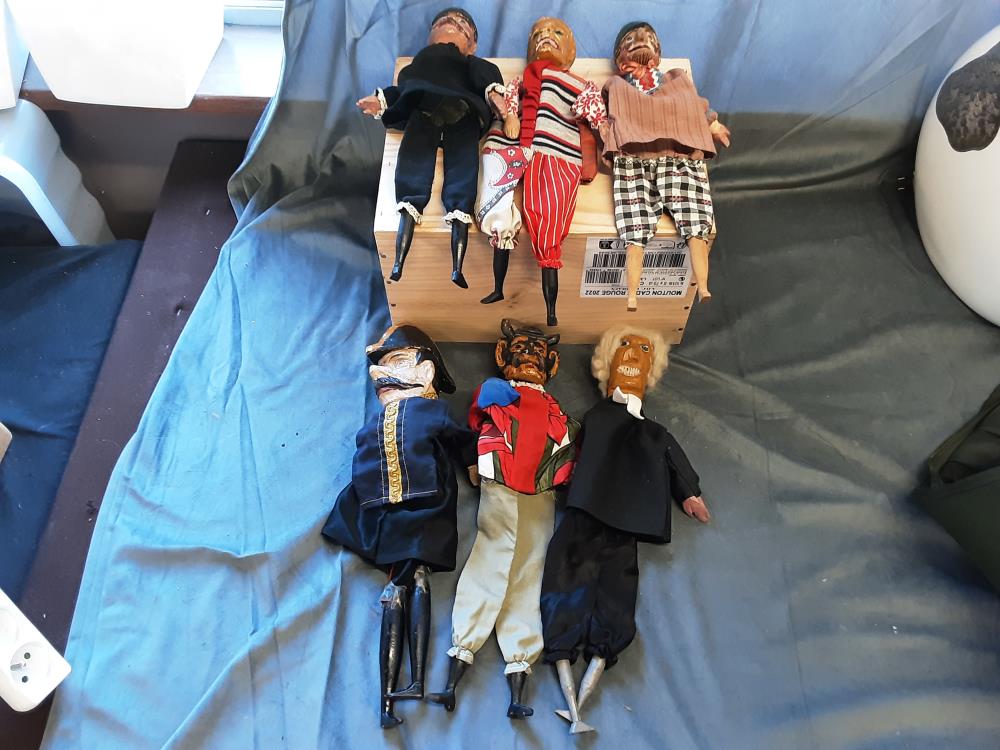 Lot De 6 Marionettes Anciennes En Bois Et Tissu