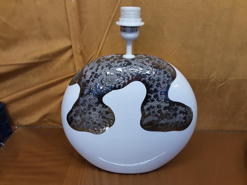 PIED DE LAMPE ROND BLANC ET ARGENTÉ HAUT 35CM