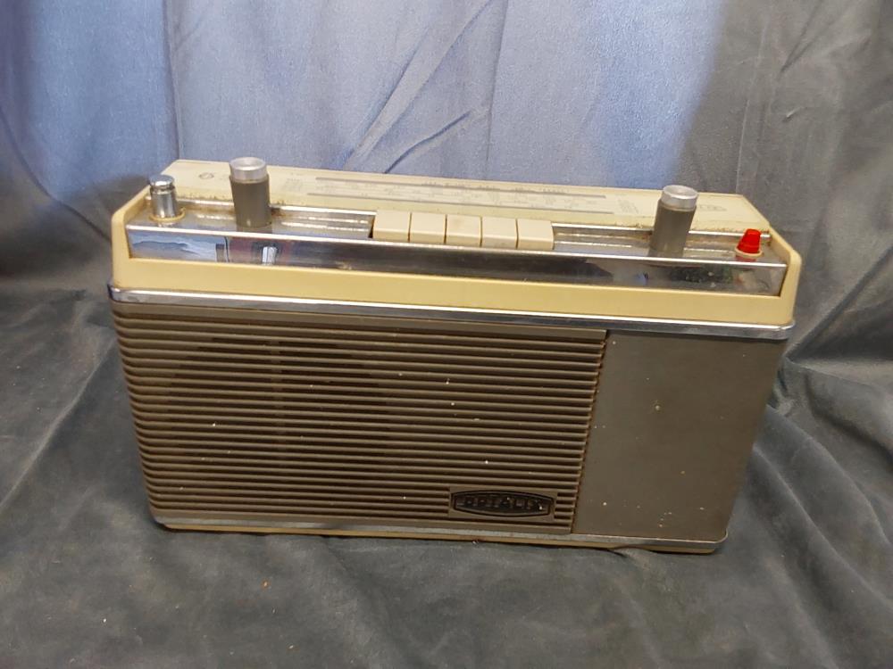 RADIO PORTABLE OPTALIX VINTAGE DANS L ETAT