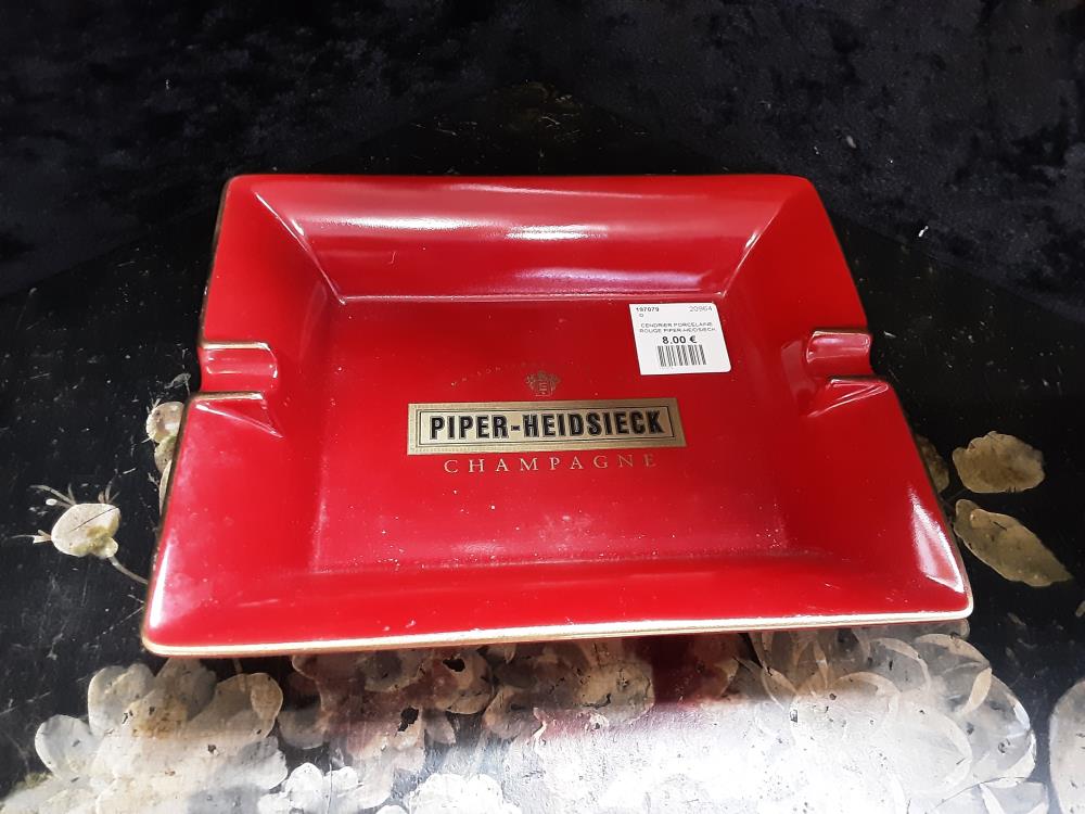 CENDRIER PORCELAINE ROUGE PIPER-HEIDSIECK