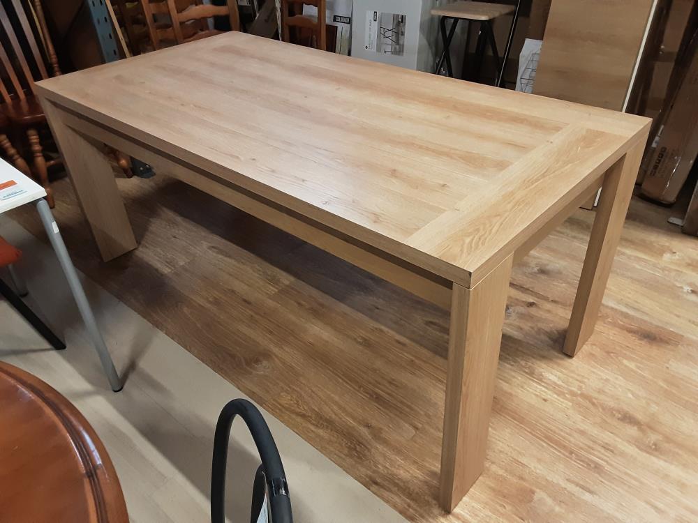TABLE DE SALLE A MANGER AVEC 2 ALLONGES DE 40CM (=260 CM OUVERTE)