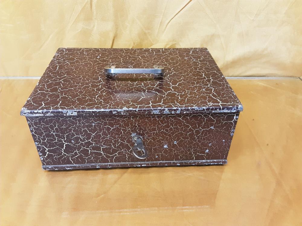 CAISSE METAL AVEC CLEF COLORIS BRUN 