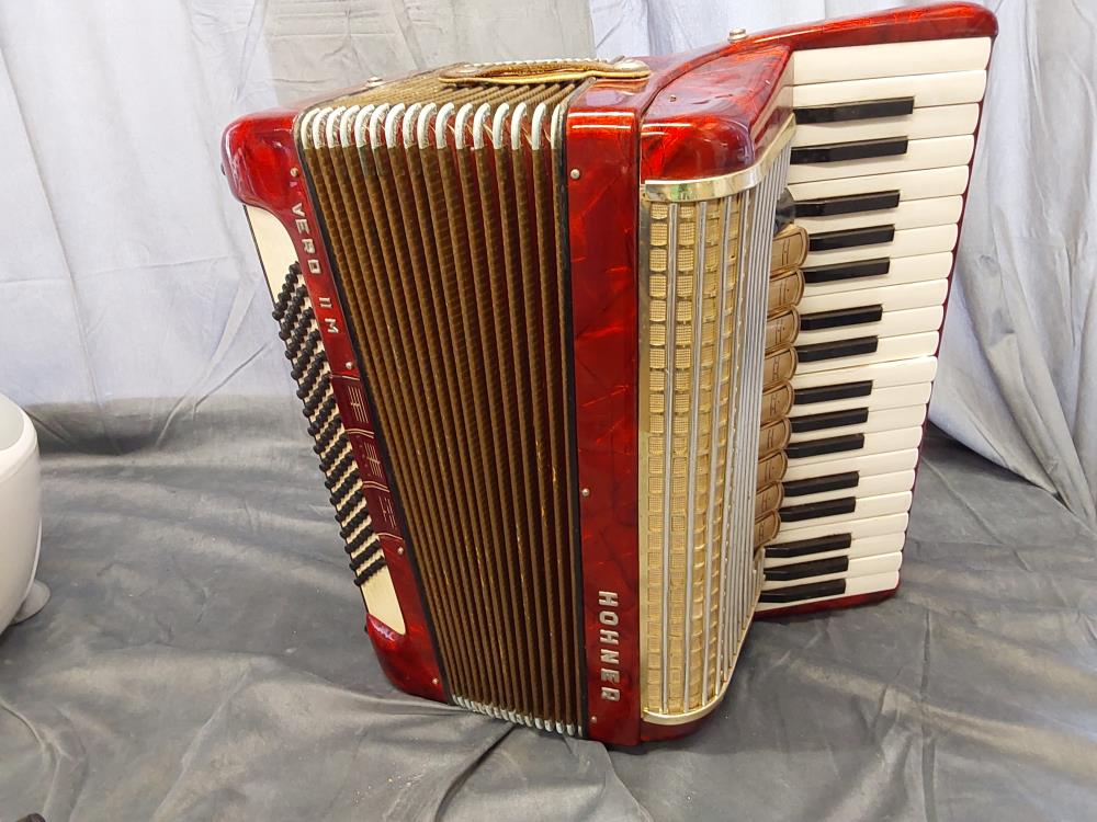ACCORDÉON HOHNER VERO II M ROUGE AVEC ETUI