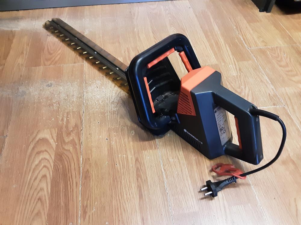 Taille Haie Gardena 54S 400W