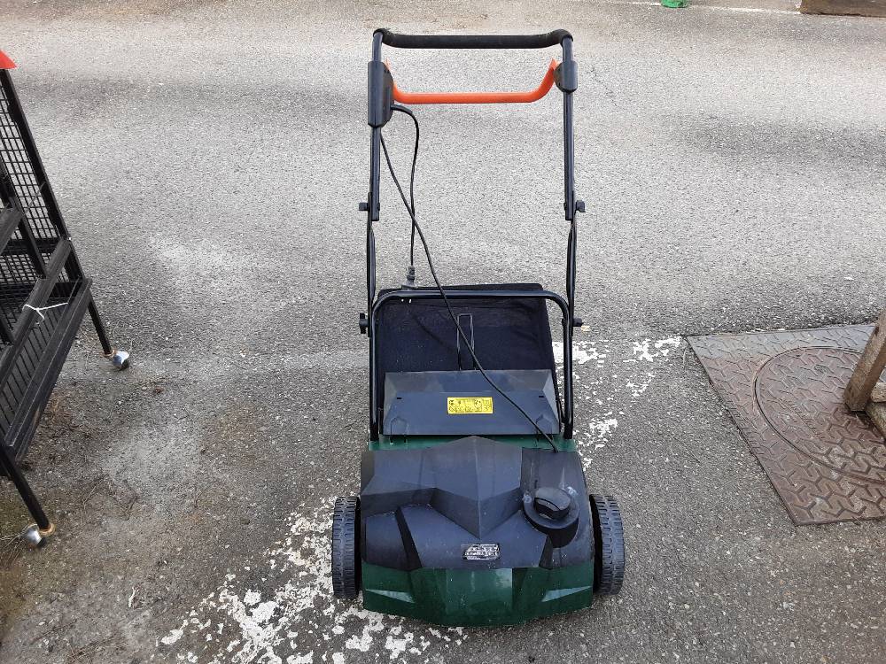 SCARIFICATEUR EMOUSSEUR 1600W VERT ET NOIR