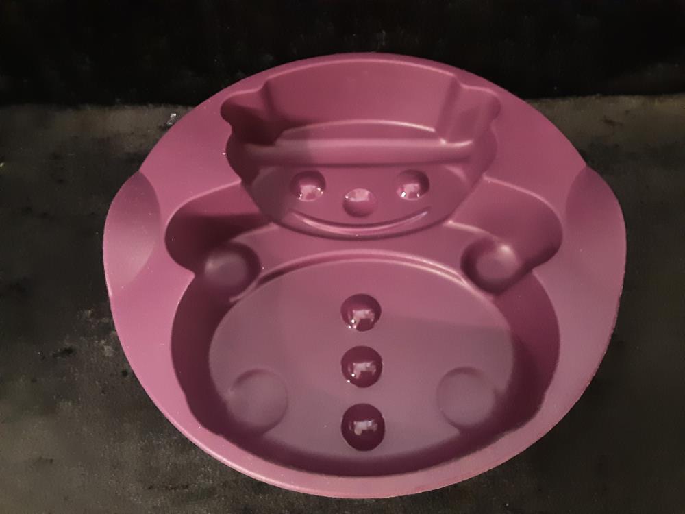 MOULE EN SILICONE ROND TUPPERWARE JAMAIS UTILISÉ - BONHOMME DE NEIGE