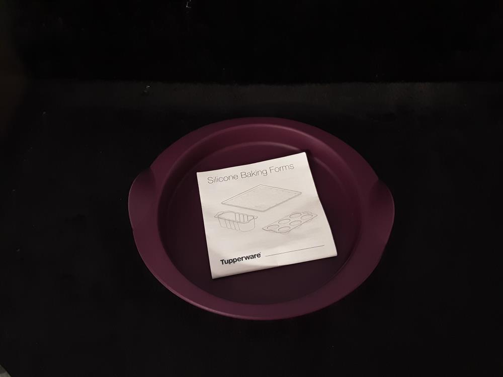 MOULE EN SILICONE ROND DIAM.18CM TUPPERWARE JAMAIS UTILISÉ