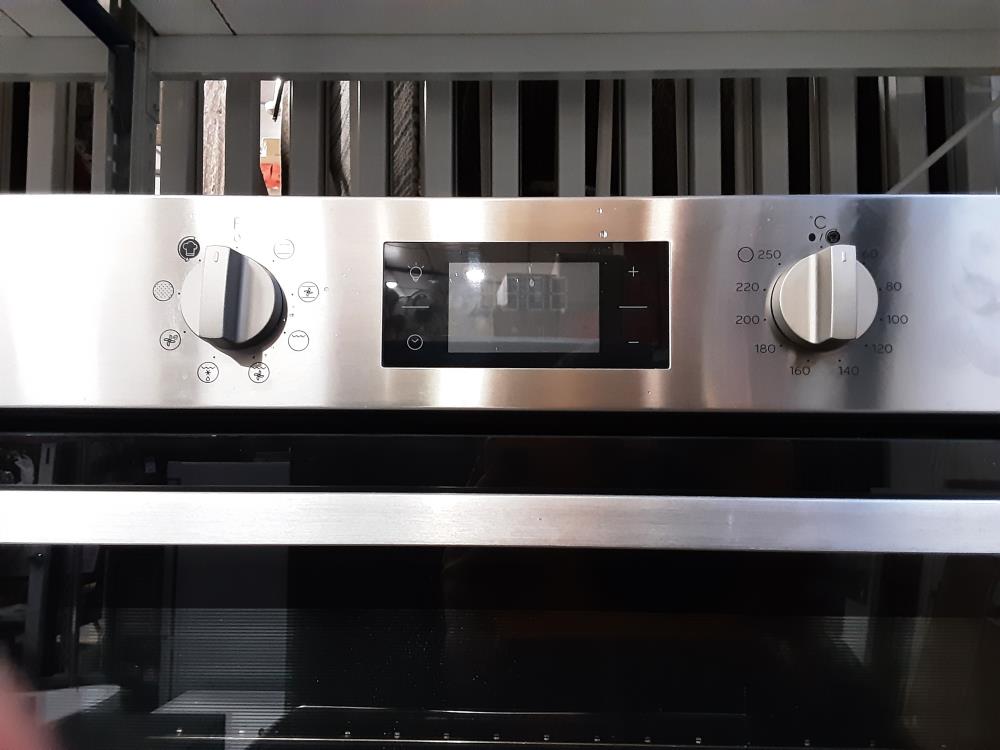 FOUR ENCASTRABLE PYROLISE CHALEUR TOURNANTE INDESIT 