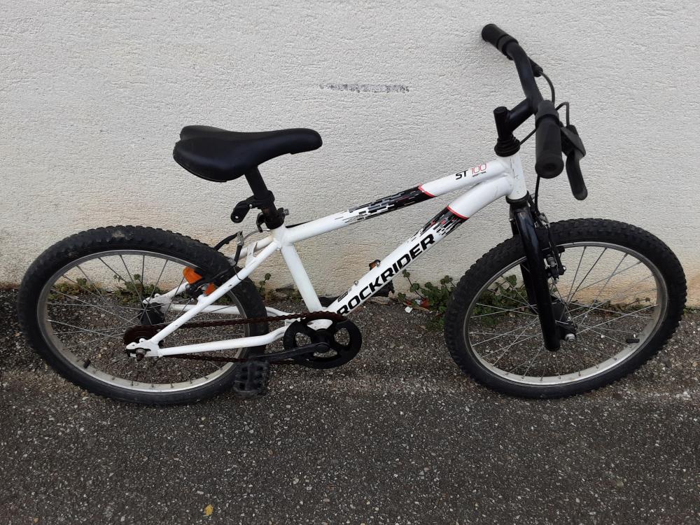 VELO ENFANT ROCKRIDER BLANC ET NOIR 20P