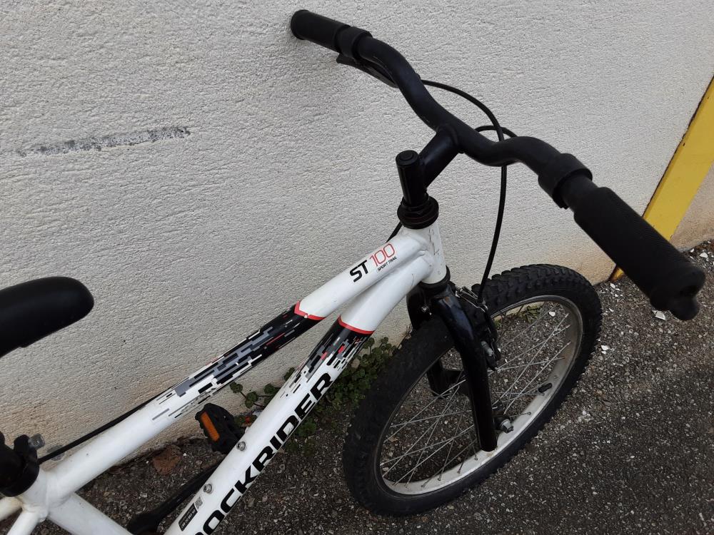 VELO ENFANT ROCKRIDER BLANC ET NOIR 20P