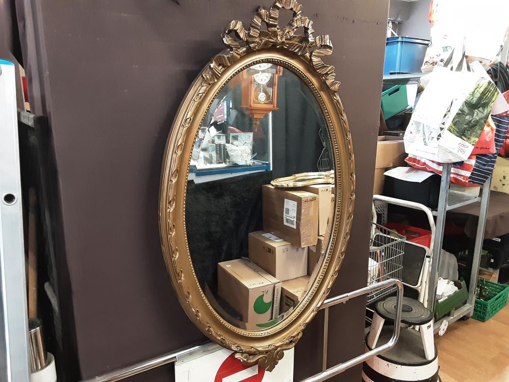 MIROIR BISEAUTÉ CADRE OVALE A RESTAURER 