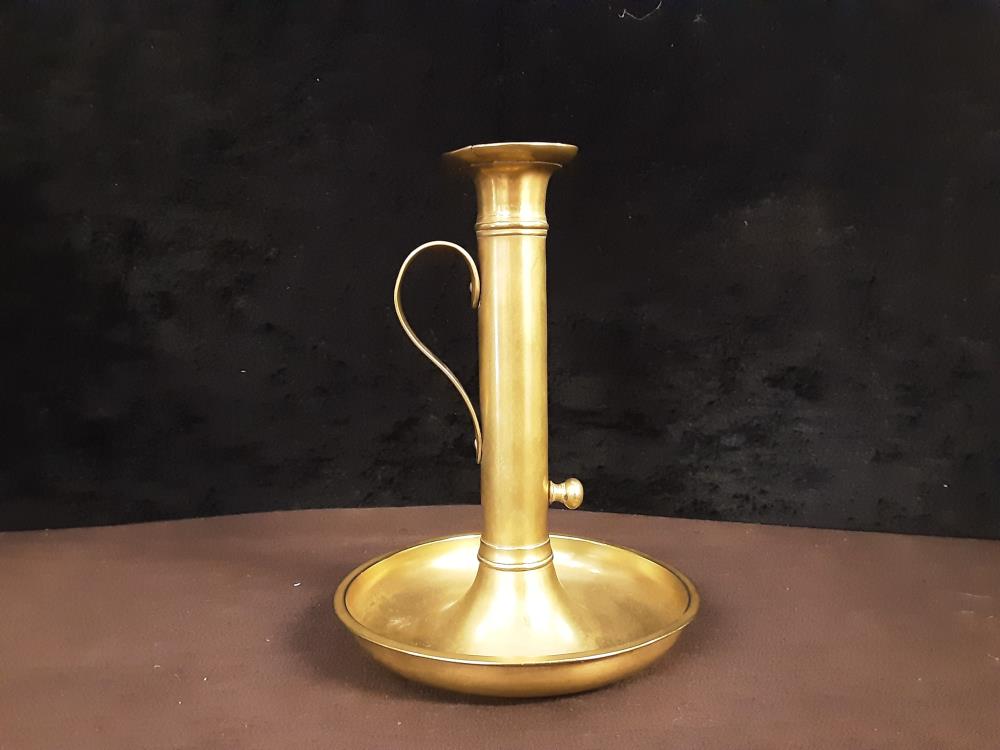 BOUGEOIR À POUSSOIR EN LAITON