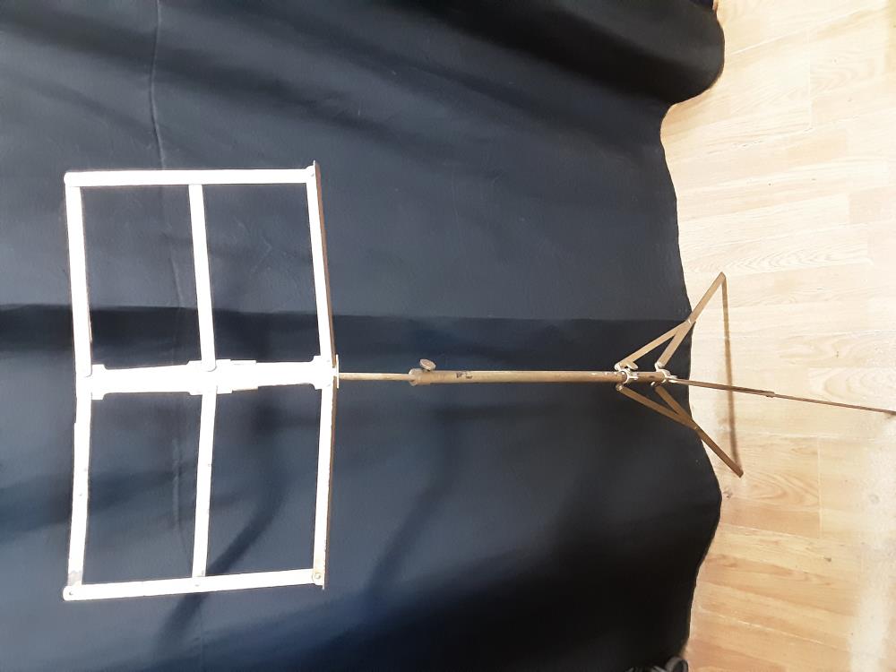 PUPITRE DE CHEF MÉTAL DORÉ