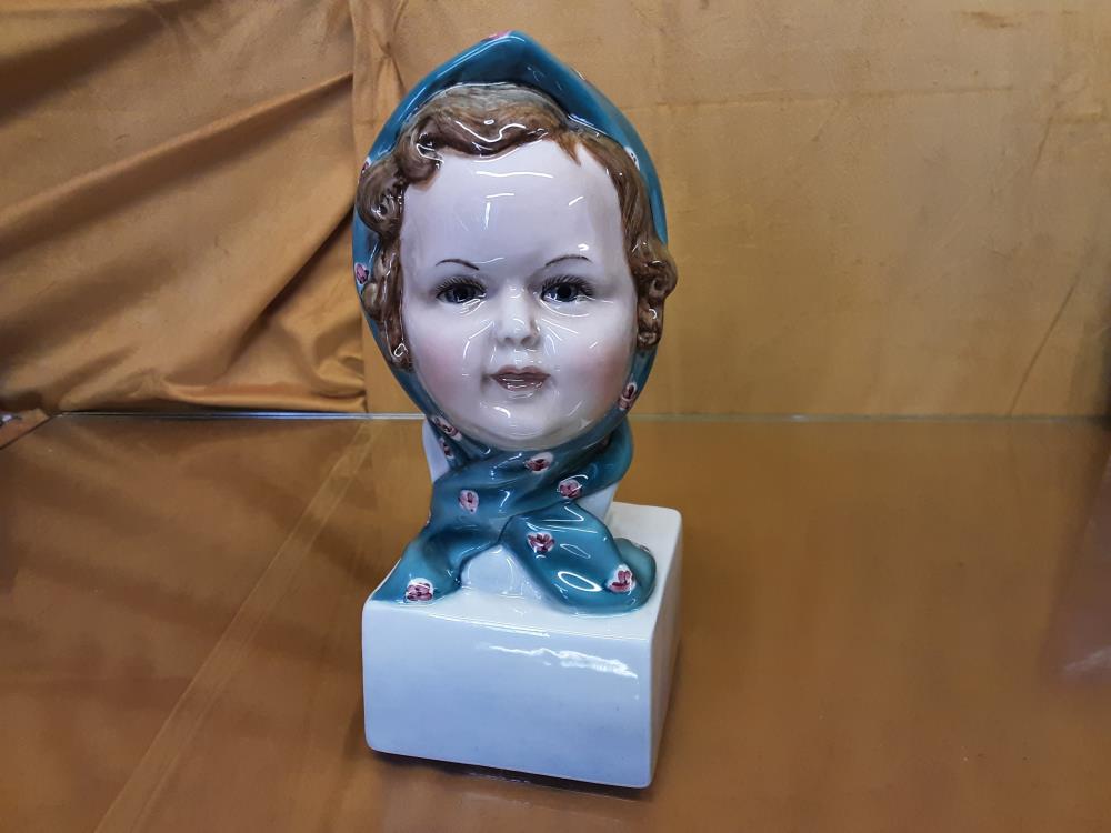 BUSTE FEMME PORCELAINE AVEC FOULARD BLEU/VERT