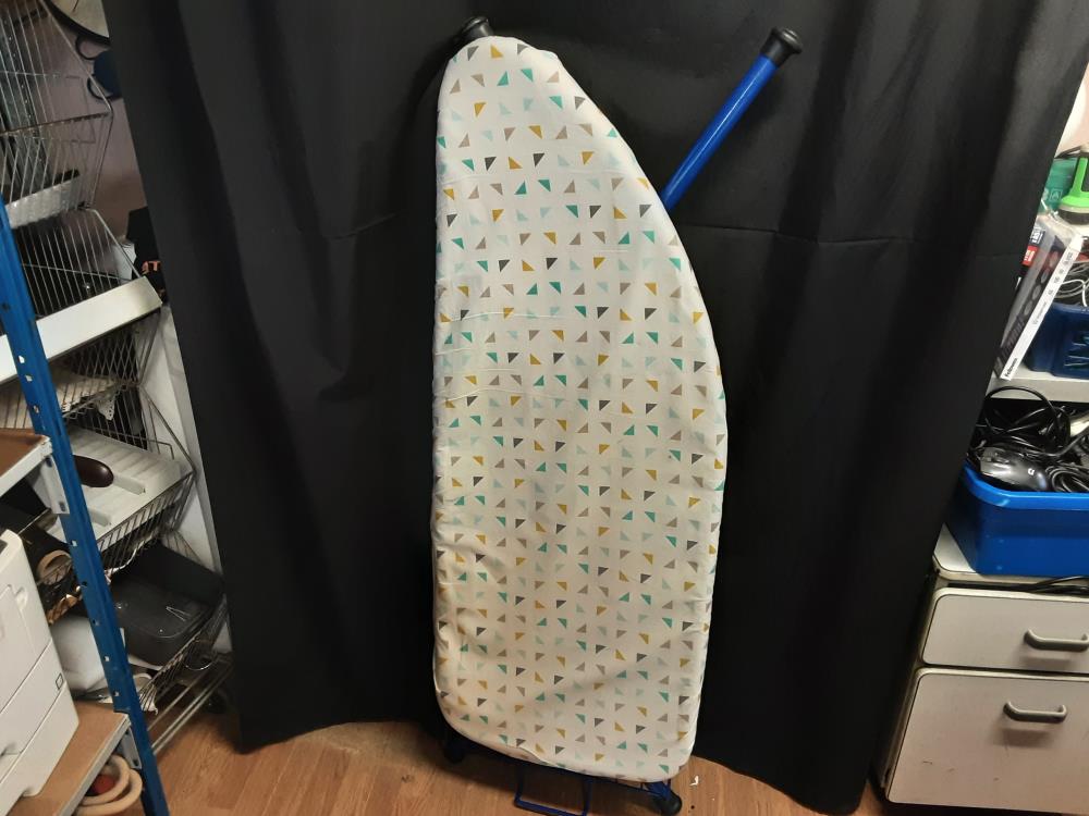 PLANCHE A REPASSER GRANDE LARGEUR