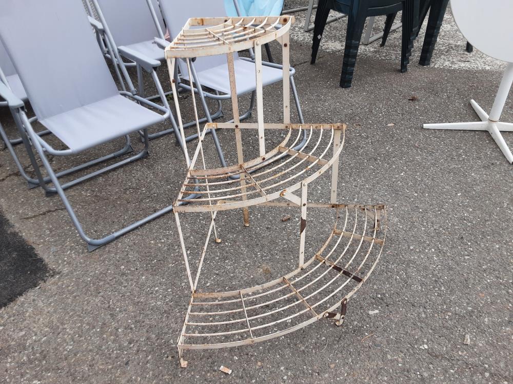 ETAGERE PORTE PLANTES D'ANGLE A RESTAURER