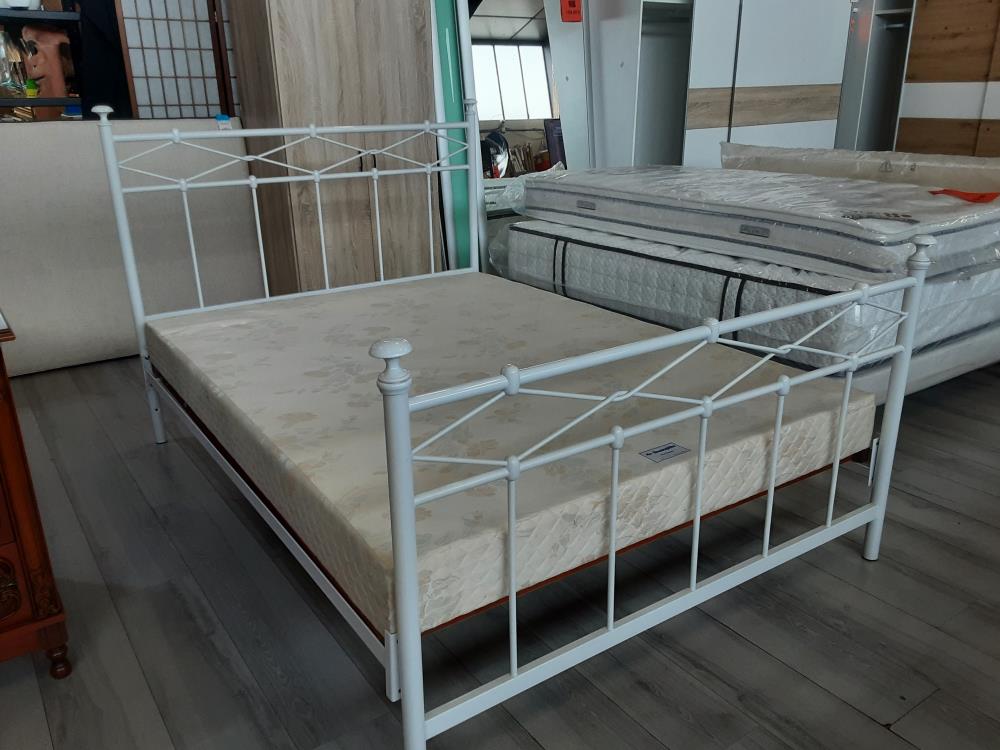 Lit Metal Blanc Avec Sommier 140X190