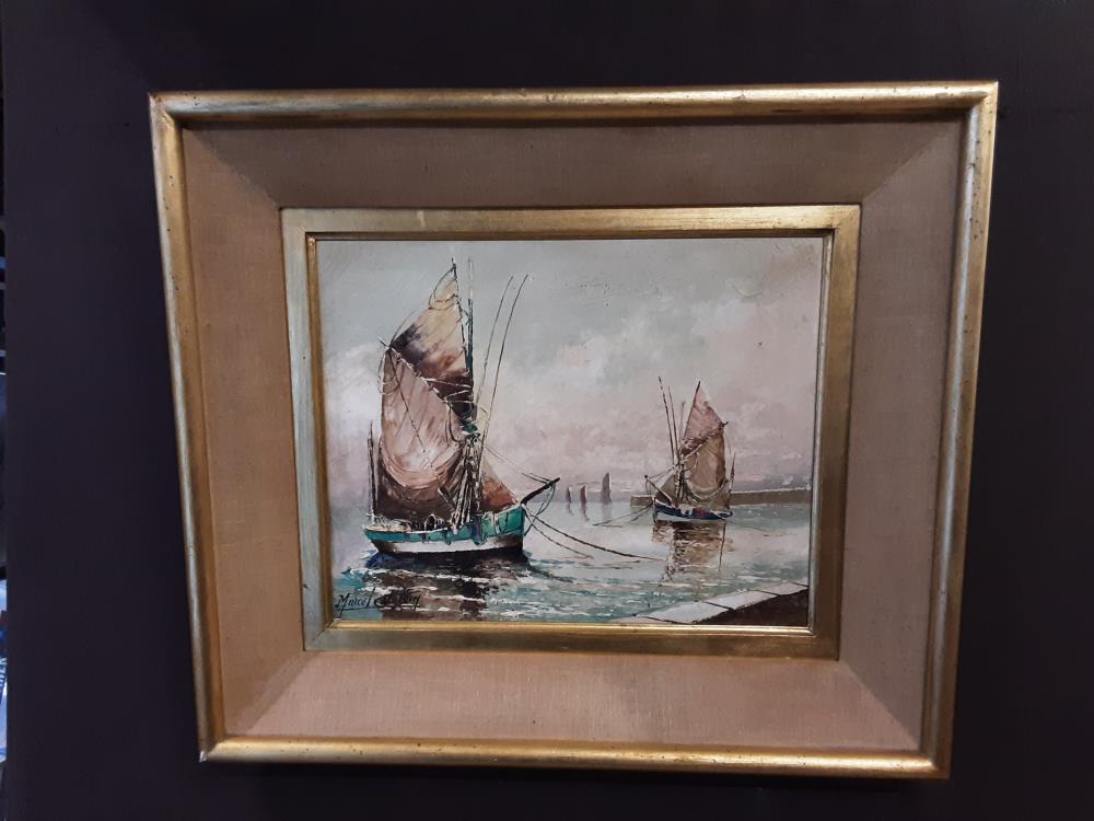 TABLEAU MARINE SIGNE - CADRE TISSU ET BOIS DORE