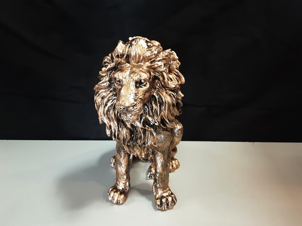 LION RESINE DOREE