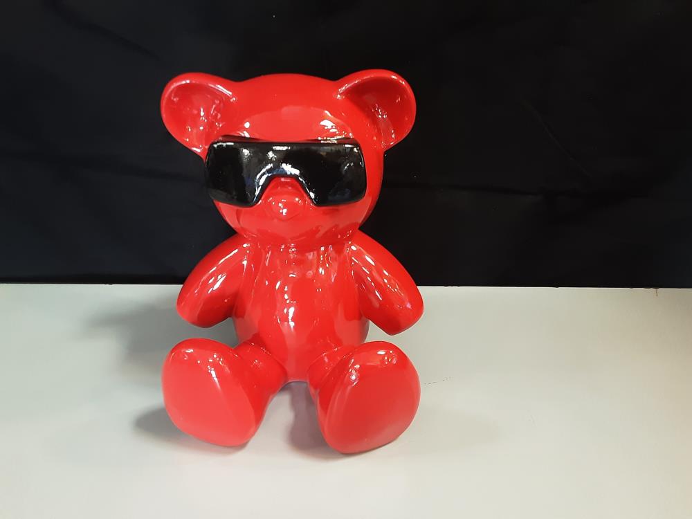 OURSON RESINE ROUGE LUNETTES - NOIRE