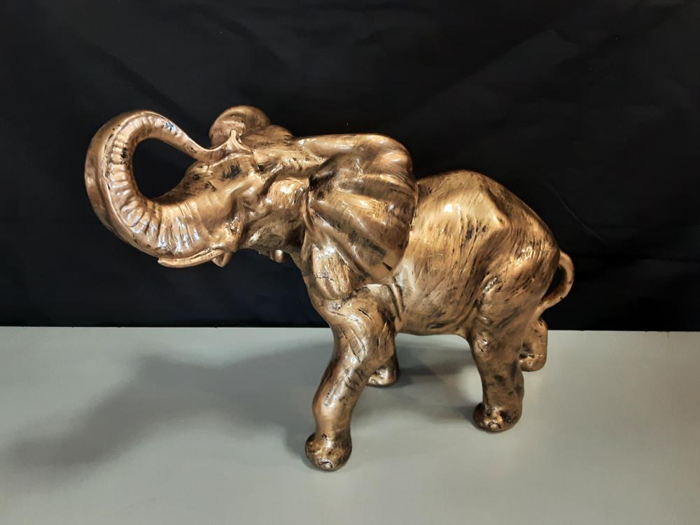 ELEPHANT PM RESINE DORÉ ET NOIR
