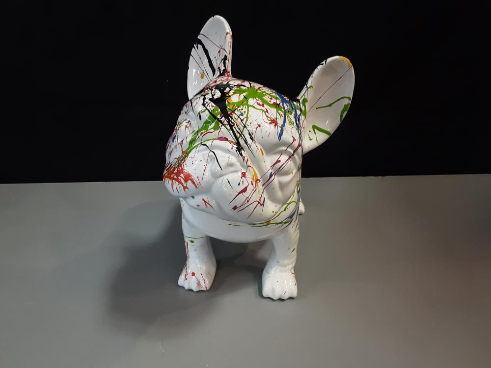 CHIEN BOULEDOGUE GROSSE TETE PM RESINE BLANCHE COULURES MULTICOLORES