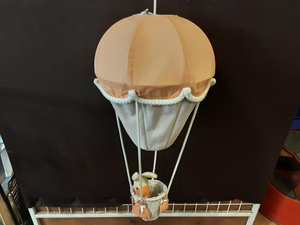 LUSTRE ENFANT MONTGOLFIERE ORANGE ET BLANC