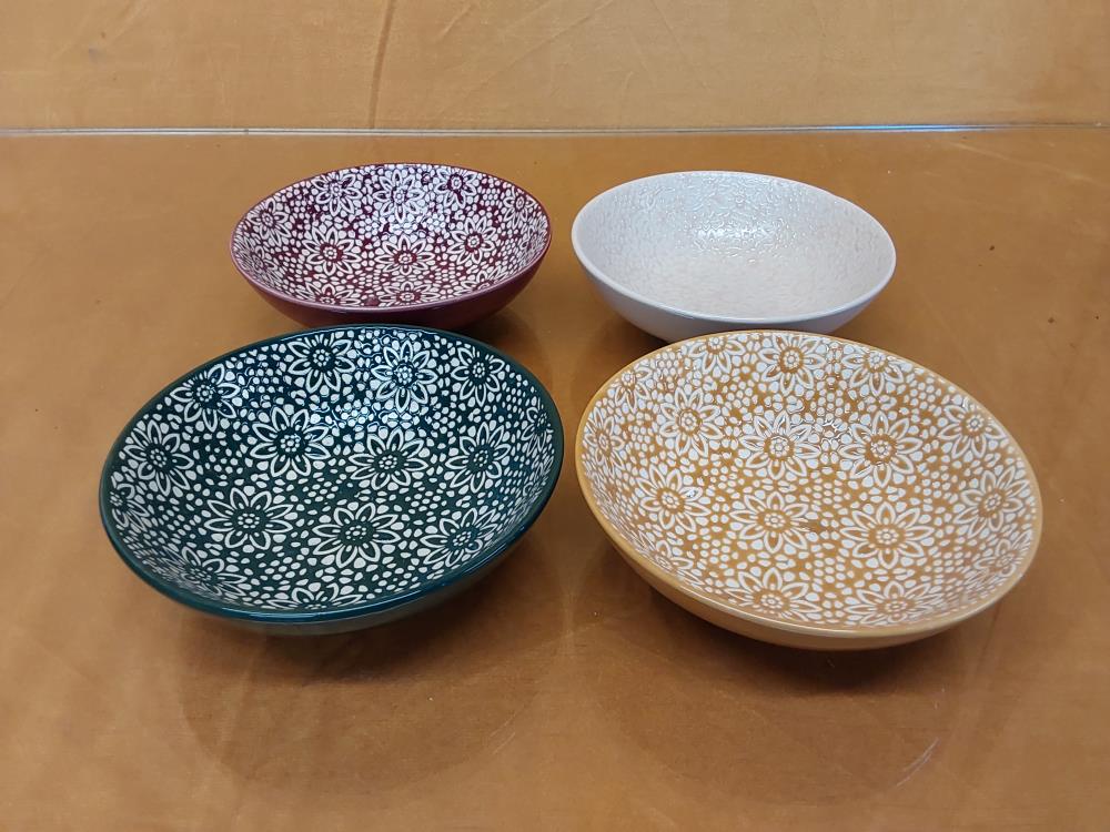 LOT DE 4 BOLS MULTICOLORES