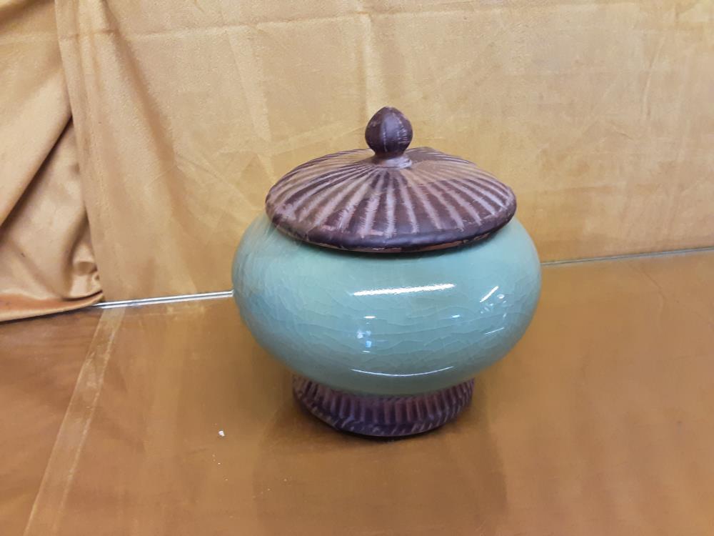 POTICHE TERRE CUITE VERTE