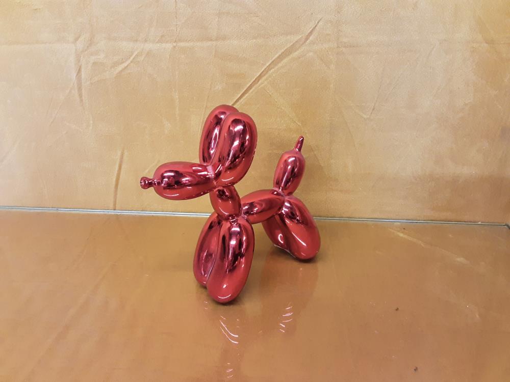 CHIEN PORCELAINE ROUGE PM