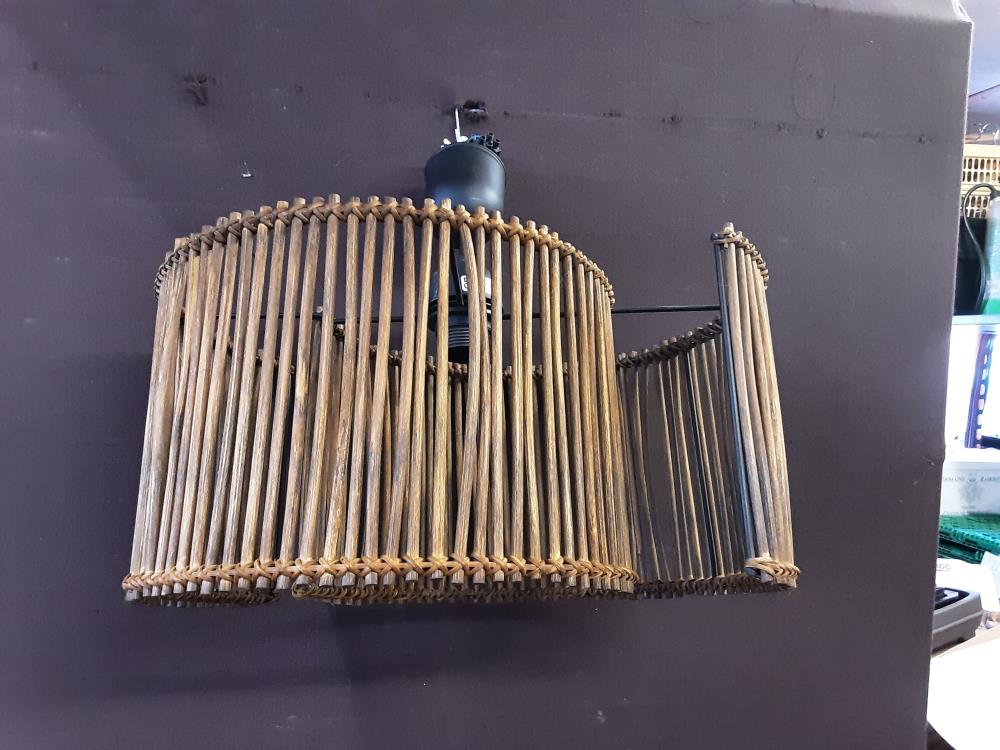 LUSTRE DEMI ROND EN OSIER