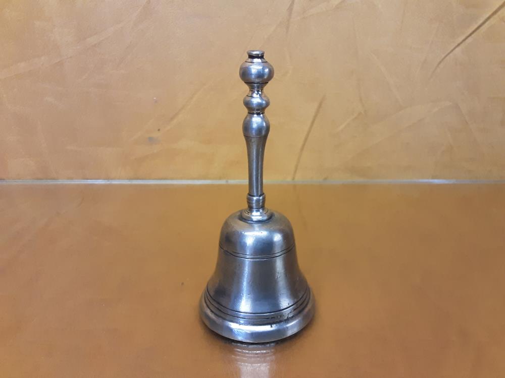 Cloche De Table En Etain