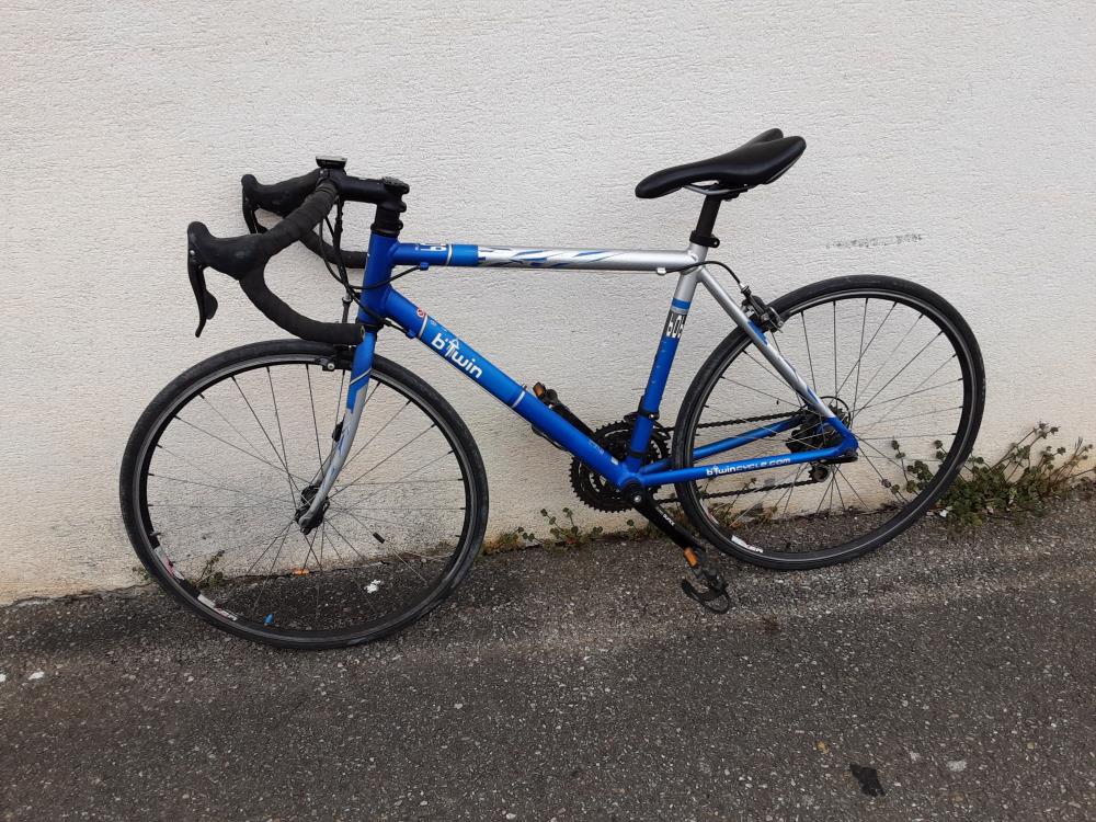 Velo De Course Btwin Cadre Aluminium Bleu Et Gris