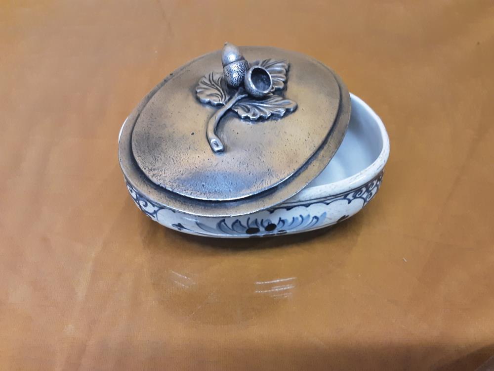 BOITE EN ETAIN + PORCELAINE