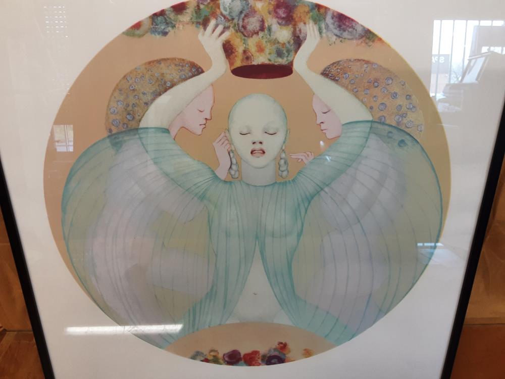 TABLEAU LITHO FEMME DANS CERCLE CADRE NOIR