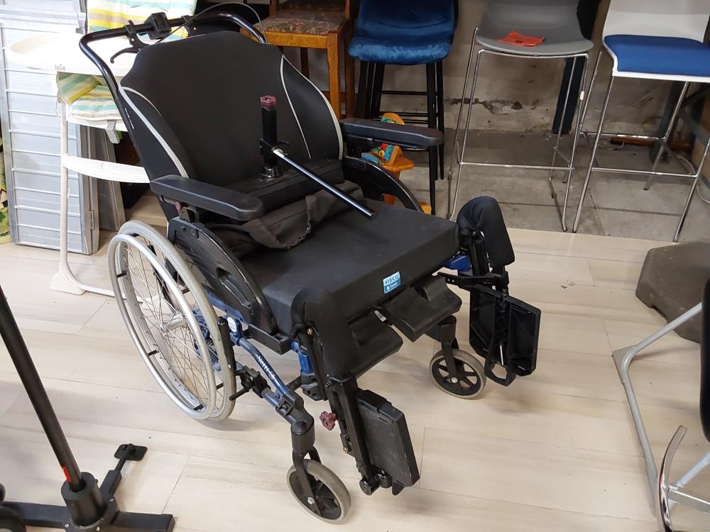 FAUTEUIL ROULANT VISCO