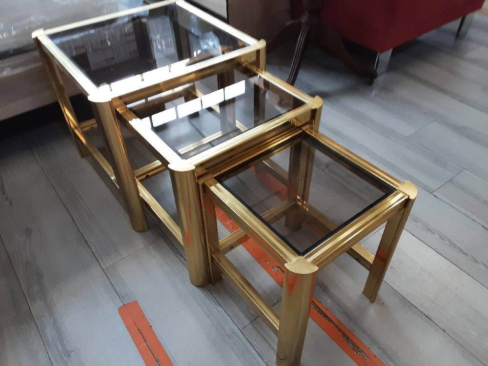 LOT DE 3 TABLES GIGOGNES EN LAITON PLATEAU VERRE 