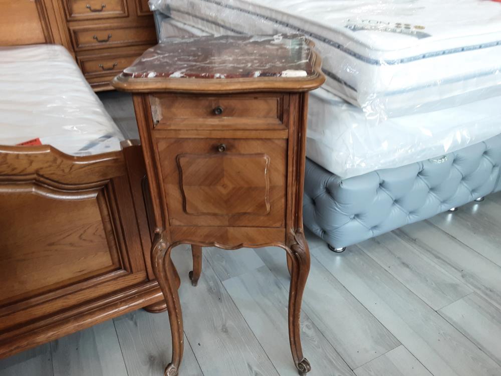 CHEVET DESSUS MARBRE A RESTAURER 